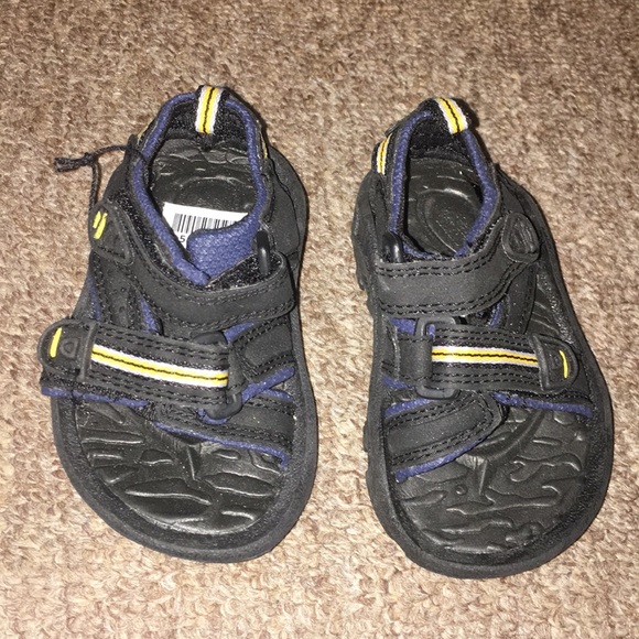 💙NWT Wolfe Island Rugged Boy’s Sandals - Picture 1 of 8